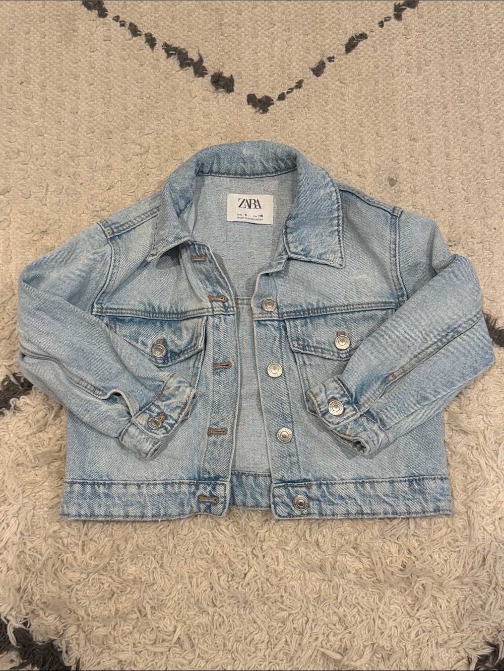 ZARA Light Wash Denim Jacket - Pale Blue size 6